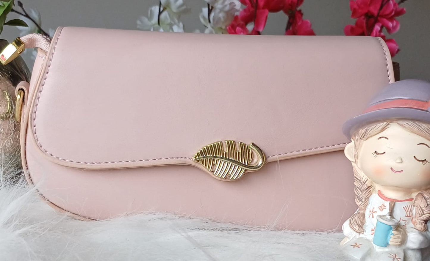 Peach Leaf Lock Sling Bag