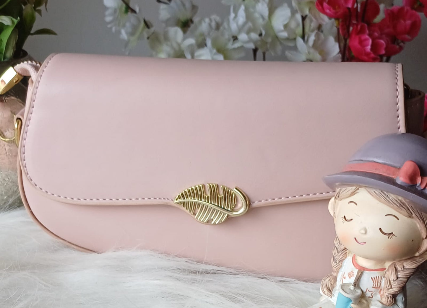 Peach Leaf Lock Sling Bag